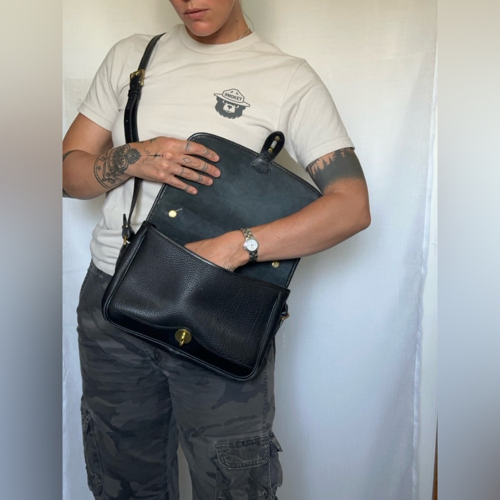Vintage Dooney & Bourke Black Leather Bag - Picture 3 of 9